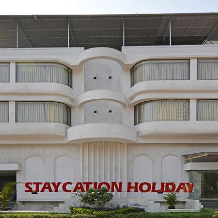 Staycation Holiday Наві-Мумбаї Екстер'єр фото